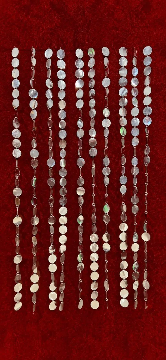 DECORATIVE GILTER HANGINGS 01