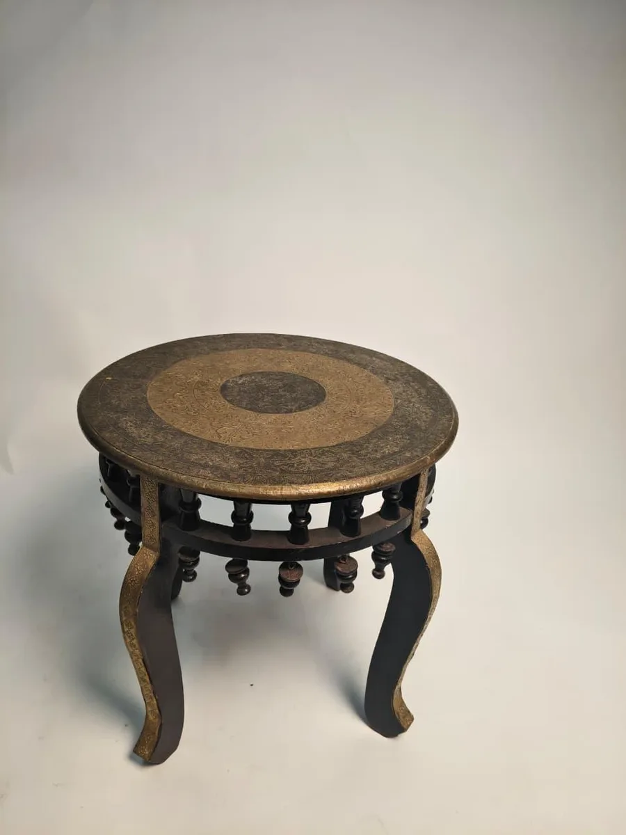 WOODEN ROUND STOOL WITH DROPS - 02