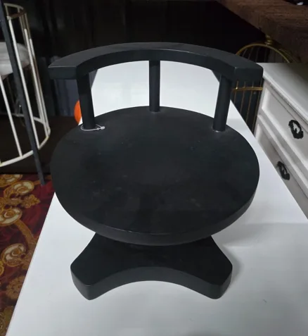 BLACK DECORATIVE CHAIR