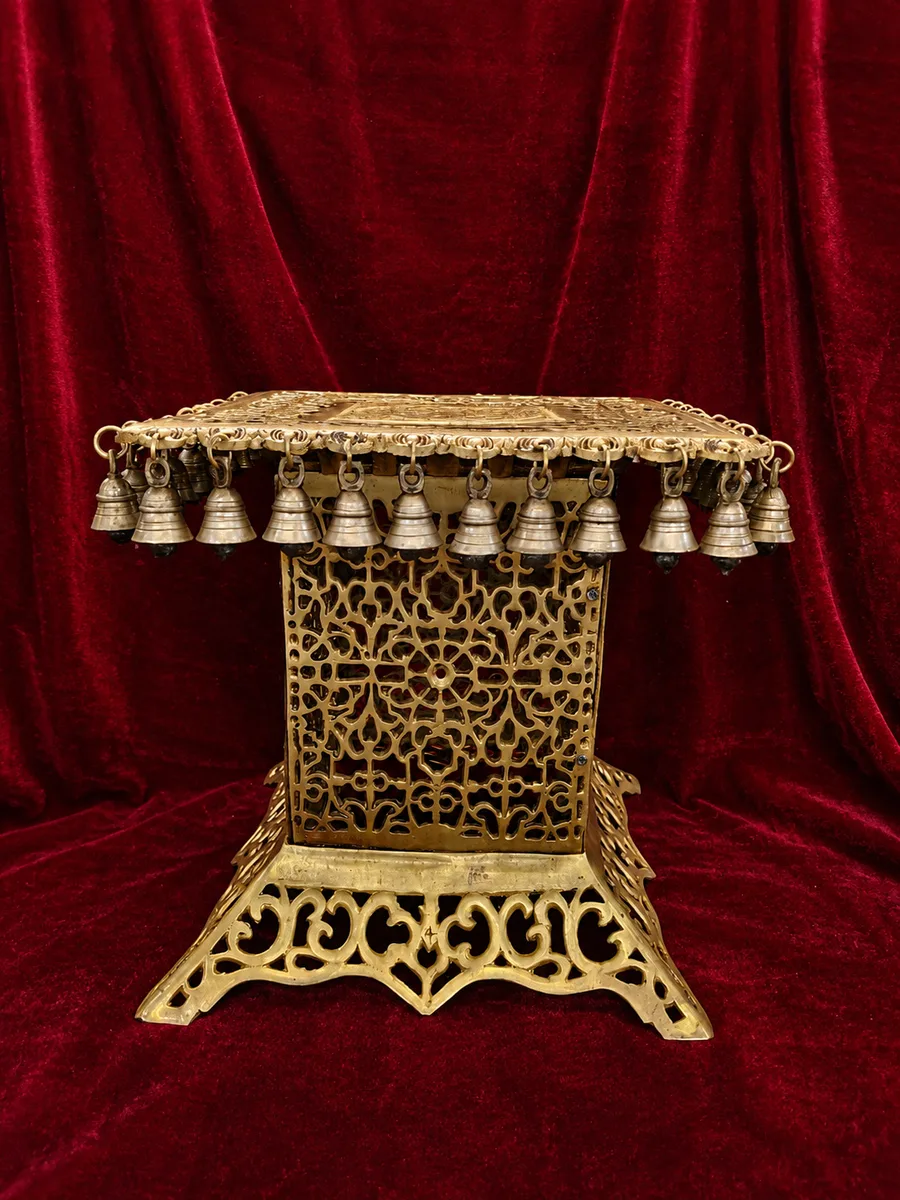 Golden square stand with bell SMALL