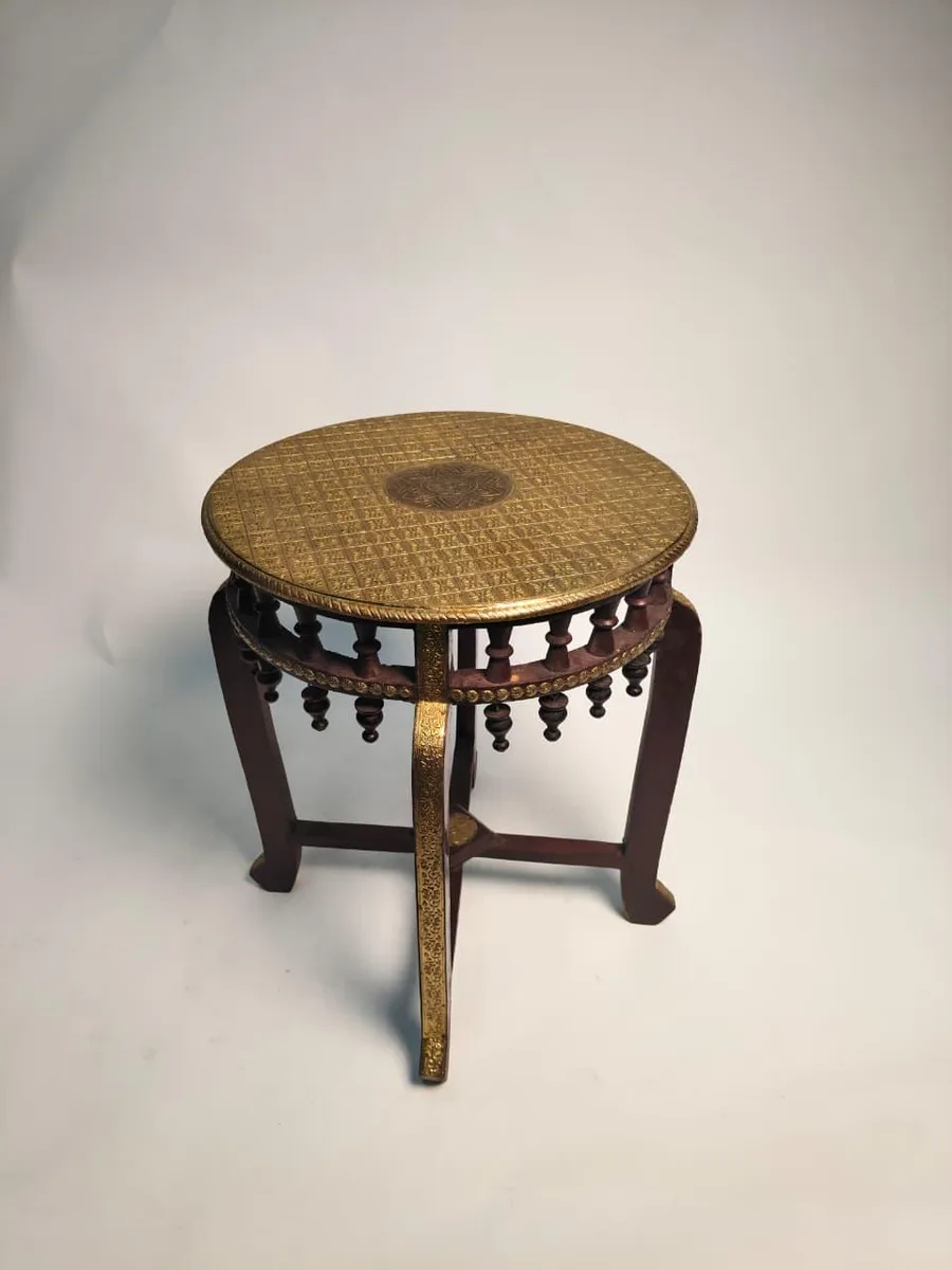 WOODEN ROUND STOOL WITH DROPS - 01