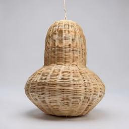Hangings kitta round
